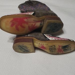 Tin Haul MAN eater boots cont...